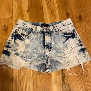Forever 21 size large Jean short!